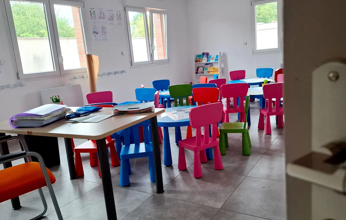 Salle de classe, cours, enfants de la Madrassah Nour de Dechy, près de Douai Salle de classe, cours, enfants de la Madrassah Nour de Dechy, près de Douai